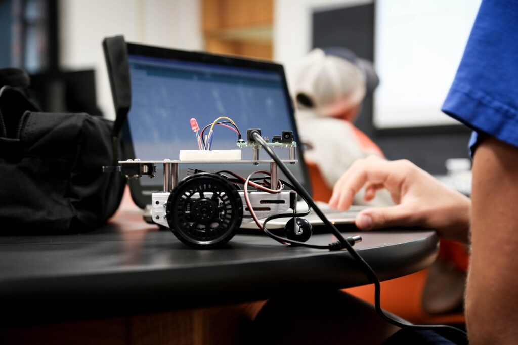 Saïna est un bureau d’études conception mécanique. Nous sommes spécialisé dans l’ingénierie mécanique, la conception et la simulation numérique de système mécanique.